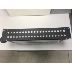 PANEL 19" 2U 2X20 BNC+2 VARILLAS (VACIO)