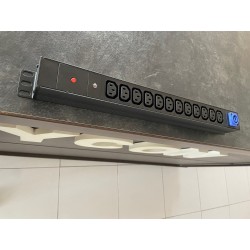 REGLETA 19" 12xC13+LED Entrada POWERCON